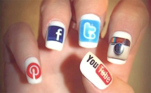 Social media icons on nails Social media icons on nails